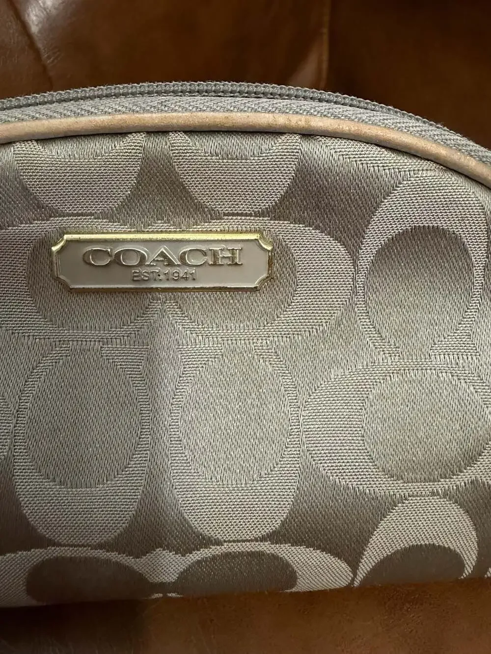 Coach Limited Edition Estée Lauder Holiday 2010 Signature Cosmetic Case